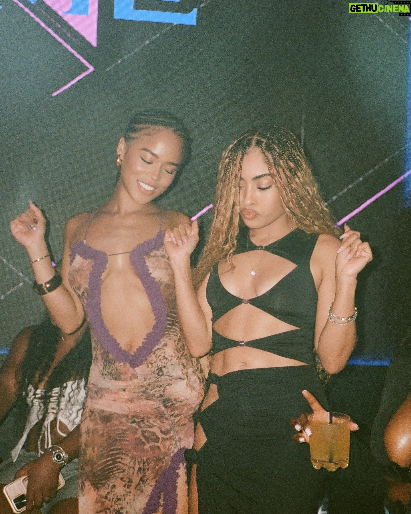 Serayah - 190.1K Likes - šš„³šš¤©š„°š¾š¹
@waqas.ghani
