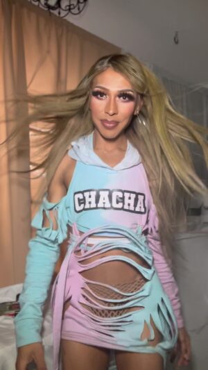 Serena Chacha Instagram - Athleisure embraces both the masculine and feminine, custom piece by me 👸🏻makeup and human hair by me #serenachachawigs #serenachacha #athleisure #saturday #weekend #saturdayvibes