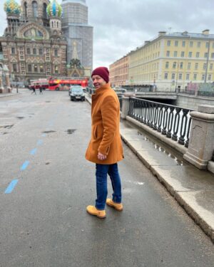 Sergey Netiyevskiy Instagram - Питер прекрасен в любую погоду!👍🏼
Амплитуда зашкаливает: от стэндапа до Мариинки.
У вас какие планы на эти выходные❓
Пишите в комментариях 

#нетиевский #санктпетербург #питер #спб #смех #юмор #импровизация #стэндап #стэндапшоу