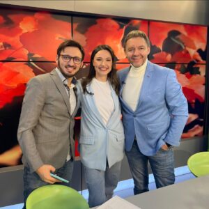 Sergey Netiyevskiy Instagram - Отрекламировал на ОТВ свой новый проект - Масштабное новогоднее шоу на Урале “Елкa телеканала Мульт”. Симбиоз театра, цирка и шоу! Такого уровня шоу еще не было на Урале! Порадуйте своих детей - ждем  Вас с 29 декабря в ККТ Космос. Подробности и билеты : www.ElkaMult.ru
#Елкамульт #нетиевский #новогоднеешоу #новыйгод
