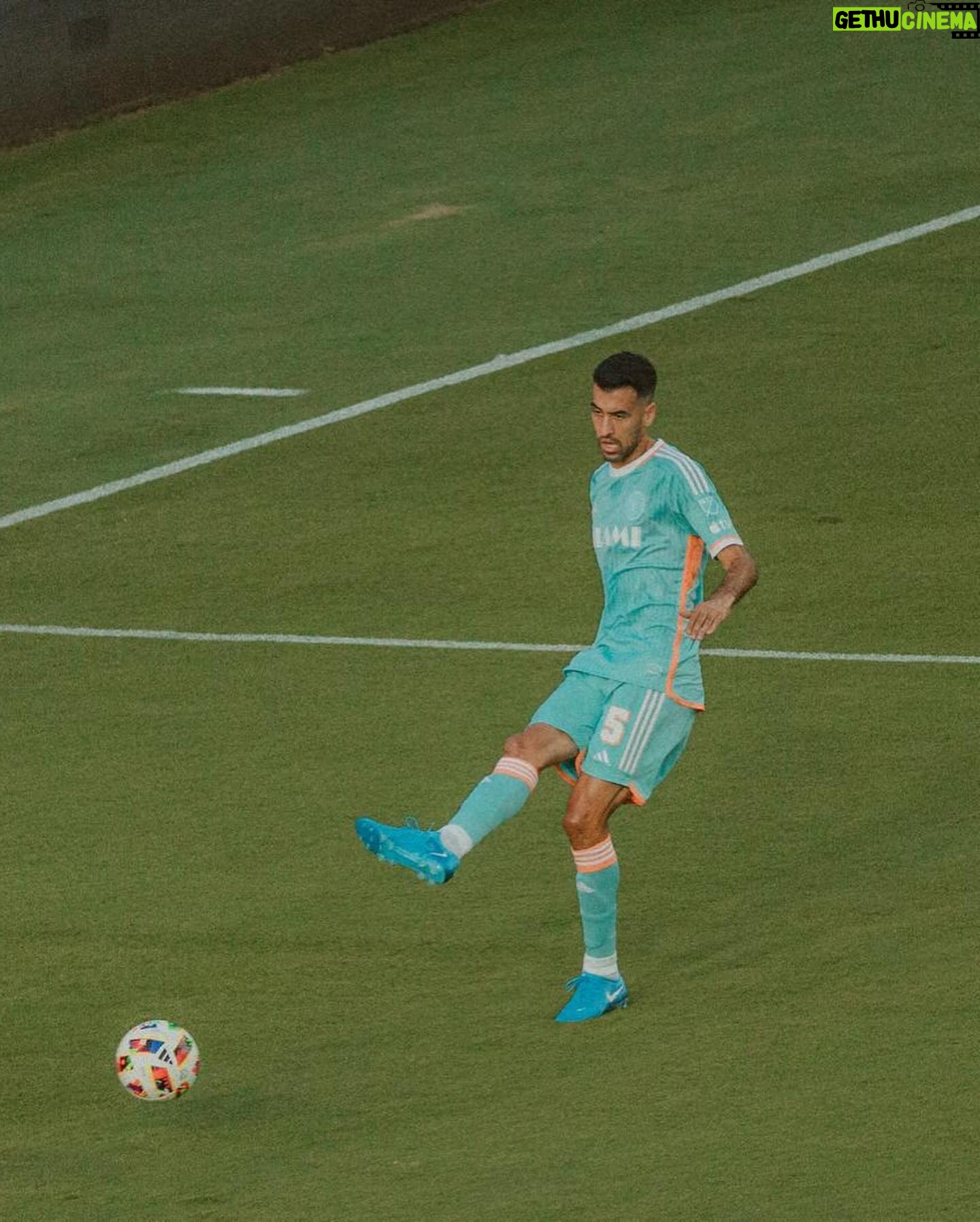 Sergio Busquets - 263.2K Likes - INTER MIAMI 🩵🏝️🐬 @intermiamicf 3