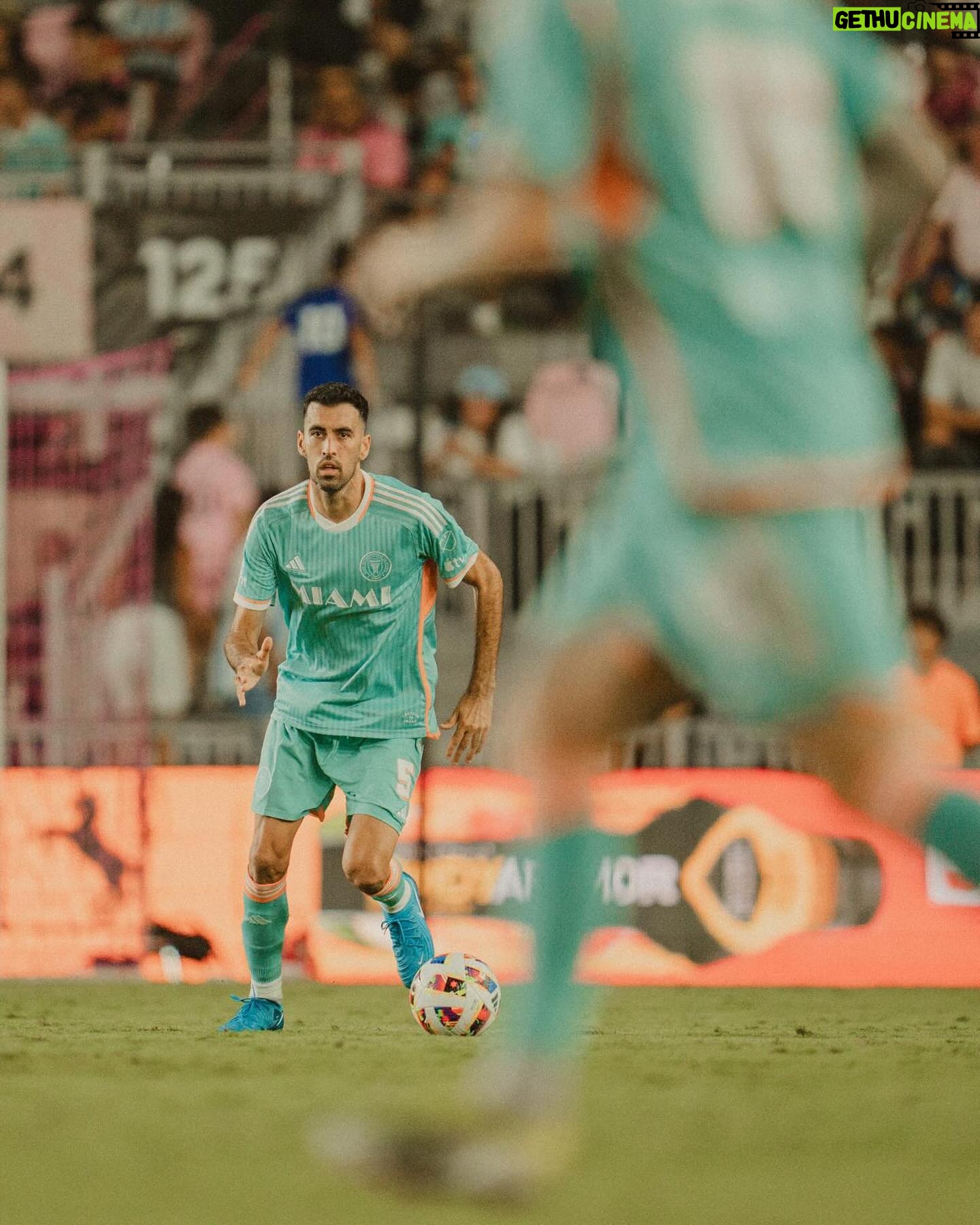 Sergio Busquets - 263.2K Likes - INTER MIAMI 🩵🏝️🐬 @intermiamicf 3