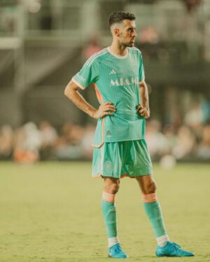 Sergio Busquets Instagram - INTER MIAMI 🩵🏝️🐬 @intermiamicf  3
