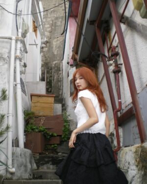 Seulgi Instagram - 오늘은 준면오빠와 슬기로운 방학생활 촬영을 했다😉
오빠와의 인연이 벌써 17년이나 되었다니…!
17년 전의 나를 기억해주는 참으로 소중한 인연이다✨
예나 지금이나 똑같이 본인의 일을 사랑하고 열정적인 준면오빠
늘 끊임없는 노력과 도전을 하는 오빠를 응원해요!!!!! 
이번 콘서트 투어도 건강히 잘 다녀오시길😜 
무슨일이 있어도 앵콜콘 하면 꼭 보러가겠슴돠🙏🙏