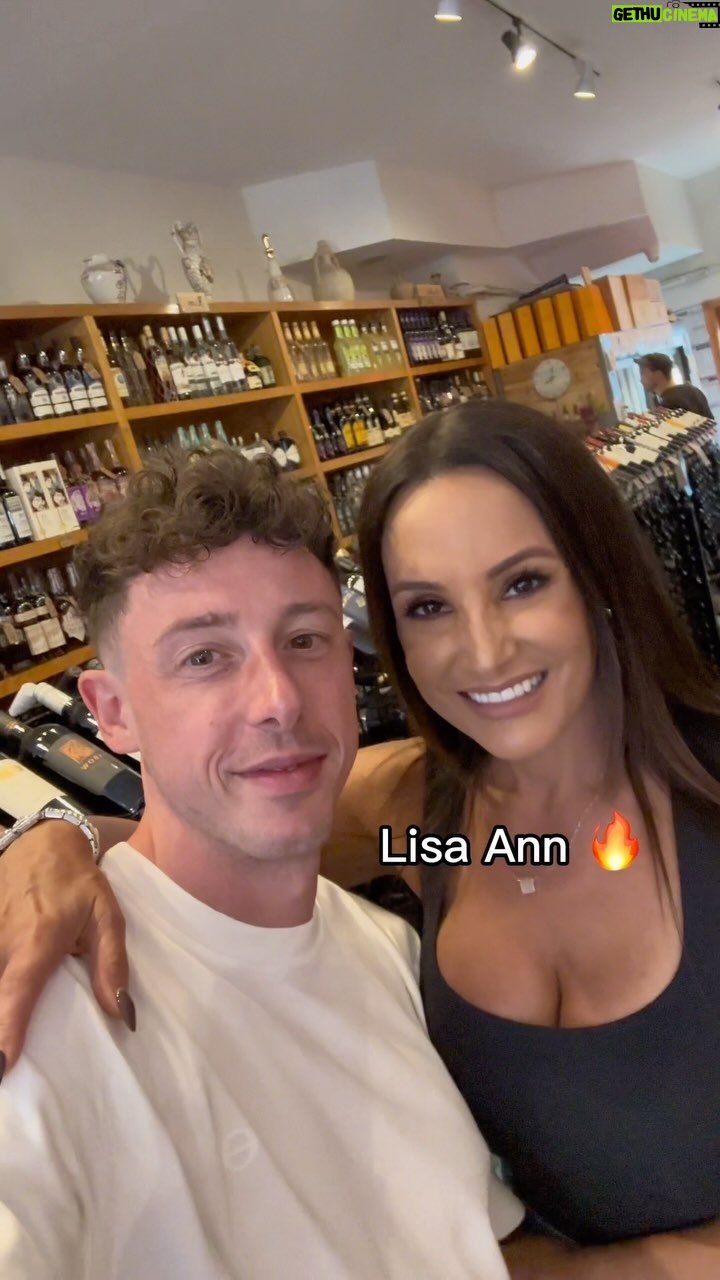 Shade - 44.1K Likes - Cosa ci faccio con Lisa Ann?! 🔞🔥🤯
Giornate americane sempre più surreali!