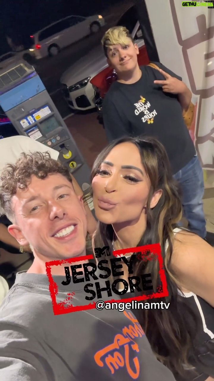 Shade - 12.1K Likes - Ho fatto serata con Angelina del Jersey Shore 🤯🇺🇸