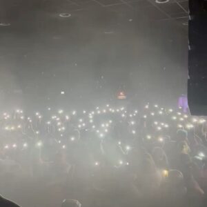 Shade Instagram - Torino, se chiudo gli occhi vi sento ancora cantare con me.
Quello che è successo ieri sera lo può capire solo chi c’è stato, siamo stati una cosa sola.
Inauguriamo questo tour nella mia città, con un tutto esaurito e con le persone che amo accanto a me.
Grazie, solo grazie. Eternamente grato.
Diversamente triste ma felice con voi. 
Ci vediamo alle prossime date! ❤️‍🩹🙏🏻