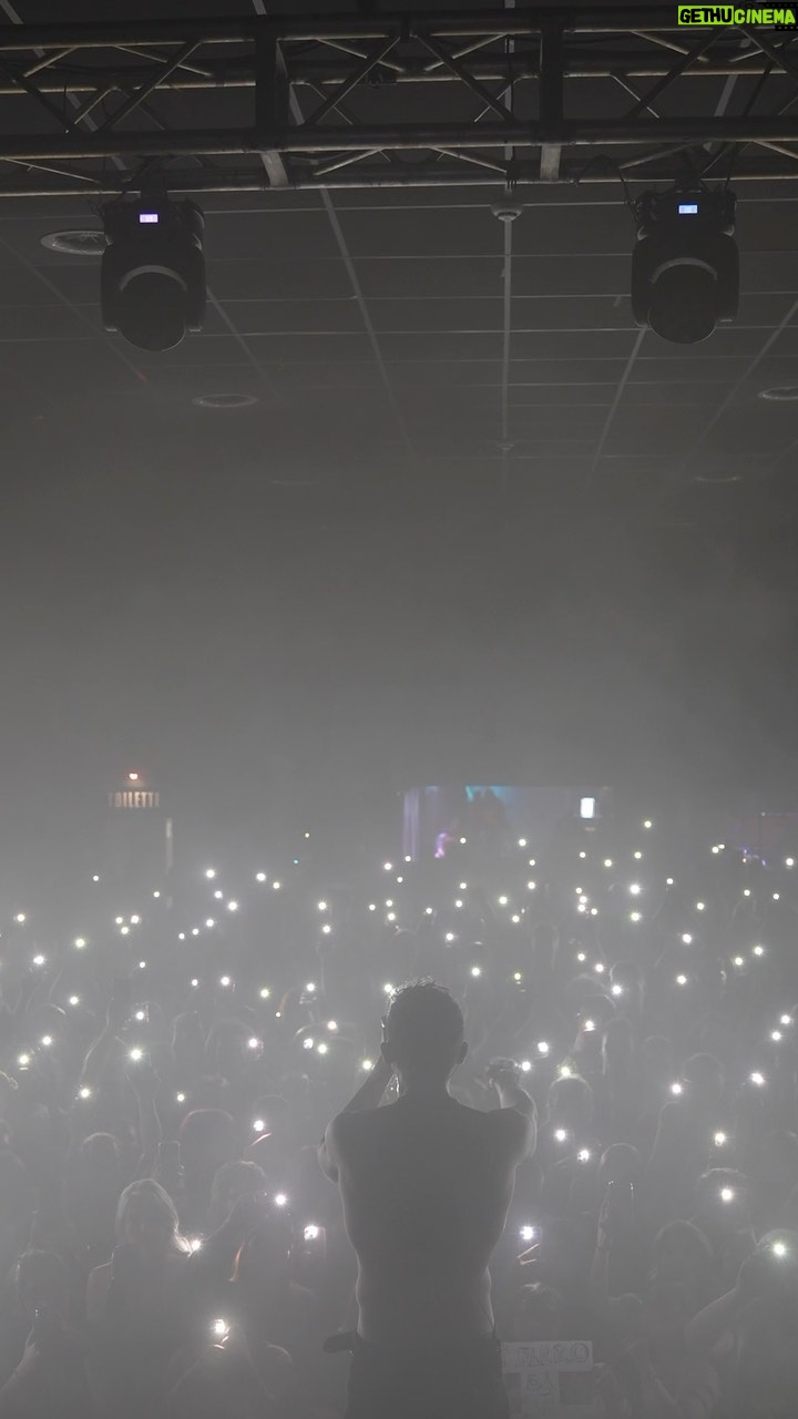 Shade - 3 Likes - Torino, sold out, semplicemente grazie. ❤️🩹