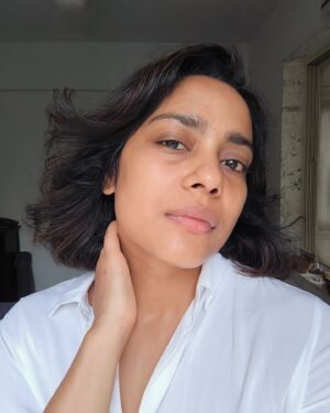 Shahana Goswami Instagram - *UNVEILING & REVEALING*

The dressed up, to the stripped down.. the acceptance that I am all the phases and that I actually love all the phases of me. 

Had a lovely photoshoot with my wonderful sweetheart @mansimao and decided to capture the make up with lenses beautiful, to the make up off with lenses beautiful, to the make up off, lenses off beautiful. 

P.s. I actually really like my dark circle.. I feel they add contour and colour to my face.. 

#lovemeinallforms #beauty #natural #makeup #dressedup #strippeddown #nomakeup #transitions #makeuptransitions