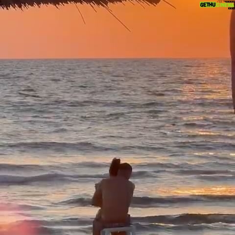 Shaila Gatta - 22.5K Likes - Più cresci e più conta chi c’è con te, e non dove si è.
Grazie alla mia vita per essere cosi sorprendente ogni giorno.
Grazie all’universo per avermi donato l’entusiasmo di vedere il mondo con gli occhi da bambina senza mai rinunciare a sognare un mondo a colori.
GRAZIE a chi c’era ieri, ai miei amici di sempre, alla mia famiglia e a chi si è aggiunto nel cammino aprendomi il cuore.
AMO LA VITA
Il sole splende sempre quando è dentro di noi.
28 🎂🌸🤍
📍 @labelon_beachclub
📸 @tommynapolitano17