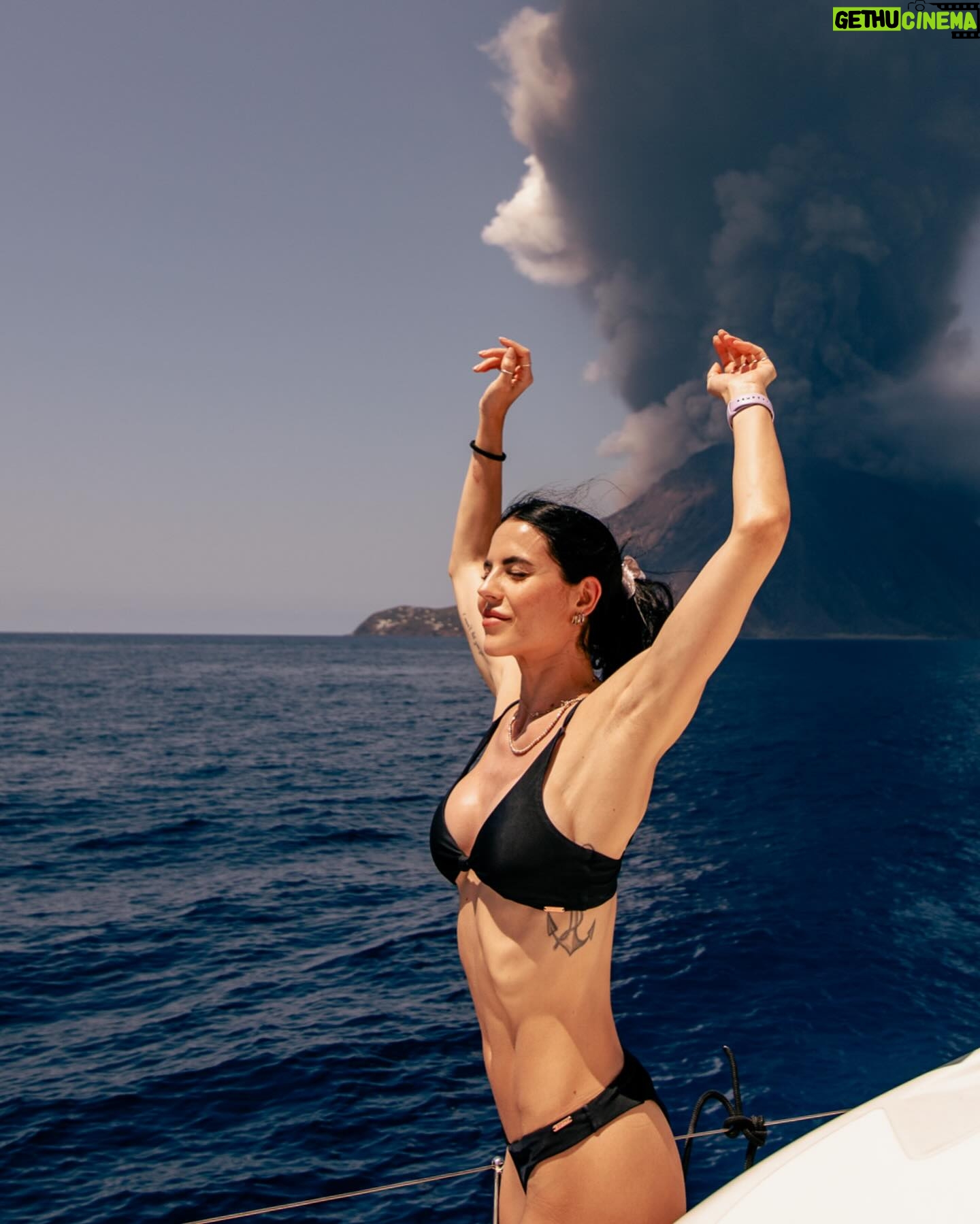 Shaila Gatta - 63.2K Likes - Vedere l’’eruzione di Stromboli dal vivo è stato incredibile… 🤍
La natura è meravigliosa
Ph @sara.rossi.ph