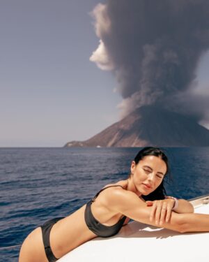Shaila Gatta Instagram - Vedere l’’eruzione di Stromboli dal vivo è stato incredibile… 🤍

La natura è meravigliosa

 Ph @sara.rossi.ph