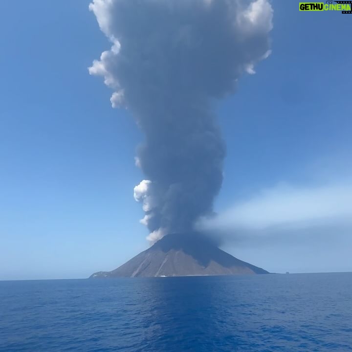 Shaila Gatta - 63.2K Likes - Vedere l’’eruzione di Stromboli dal vivo è stato incredibile… 🤍
La natura è meravigliosa
Ph @sara.rossi.ph