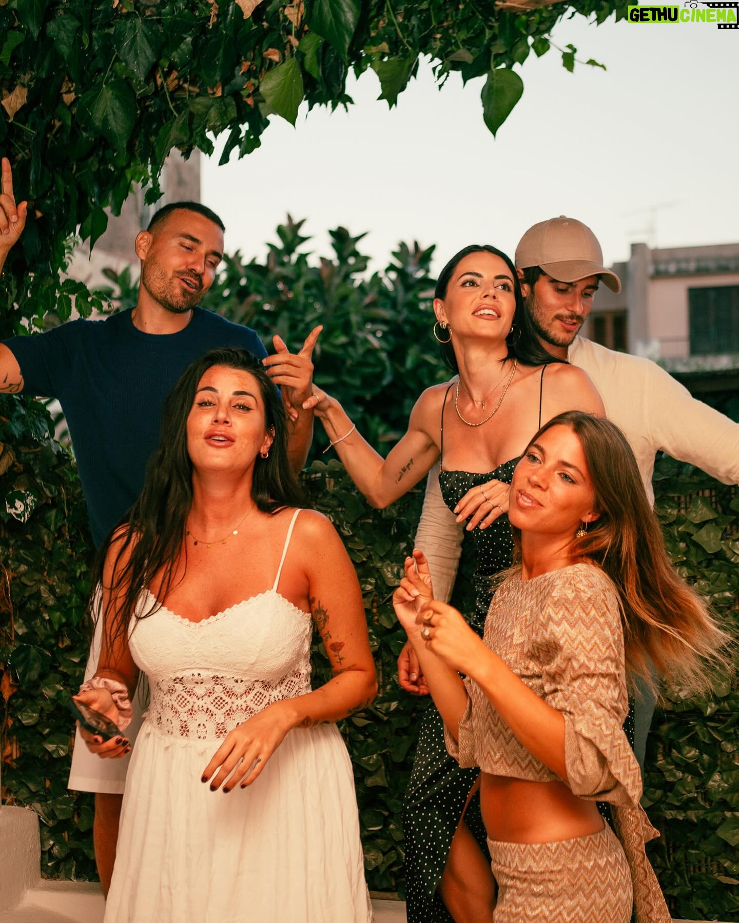Shaila Gatta - 22.8K Likes - Grazie amici per questi giorni meravigliosi alla scoperta di uno dei gioielli del nostro paese… le isole Eolie! ♥️🌸