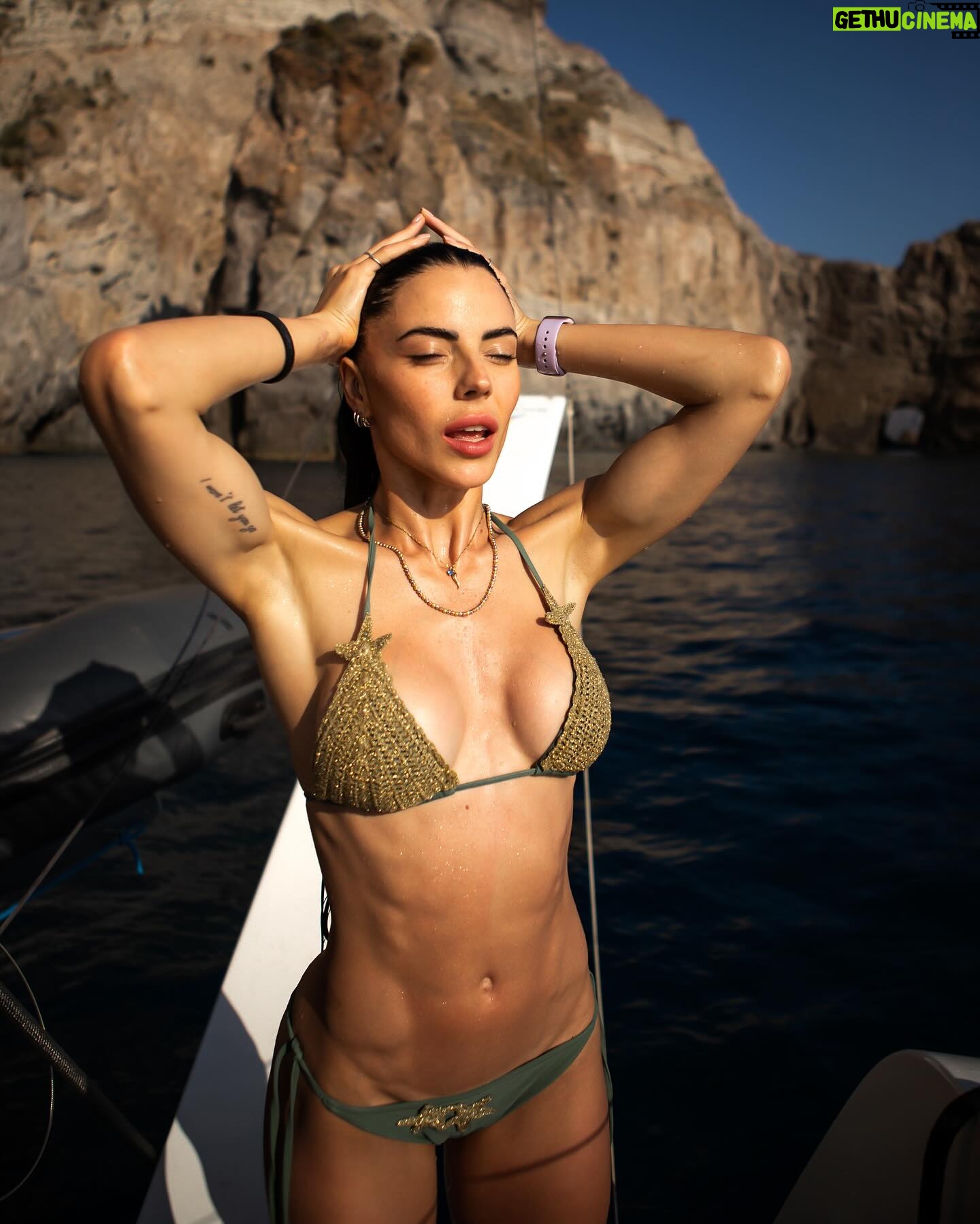 Shaila Gatta - 32.1K Likes - Eolie dump with friends 🌸♥️🐬
📸 @sara.rossi.ph