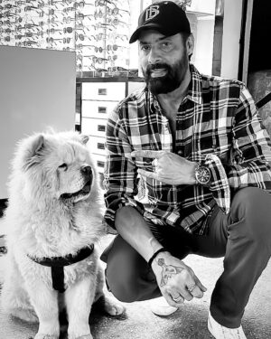 Shaji Choudhary Instagram - Pictures with chau chau💕
.
.
.
#picoftheday #picture #animal #doglover #utrakhand #massorie