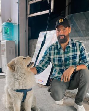 Shaji Choudhary Instagram - Pictures with chau chau💕
.
.
.
#picoftheday #picture #animal #doglover #utrakhand #massorie
