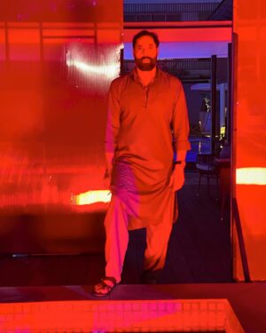 Shaji Choudhary Instagram - I’m in red zone please be careful 😂🙈
.
.
.
#red #zone #redlight #redhead #redvelvet #redcarpet