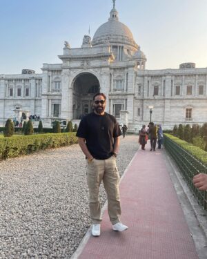Shaji Choudhary Instagram - Kolkata diaries 💕 exploring the city 
.
.
.
.

#kolkata #kolkatadiaries #kolkatabuzz #howrahbridge🌉 #victoria #explore #pictures