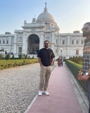 Shaji Choudhary Instagram - Kolkata diaries 💕 exploring the city 
.
.
.
.

#kolkata #kolkatadiaries #kolkatabuzz #howrahbridge🌉 #victoria #explore #pictures