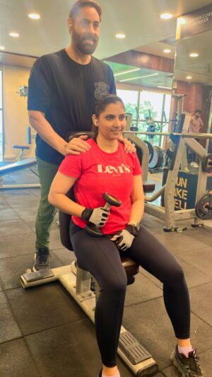 Shaji Choudhary Instagram - “कठिनाईयों को गले लगाओ, प्रेरित करो, मंजिल को हासिल करो! 💪 “Embrace the grind, feel the burn, conquer the day! 💪 #FitnessJourney #TrainHard”