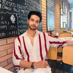 Shakti Arora Instagram - Comment with the most unique emoji...
.
.
#shaktiarora