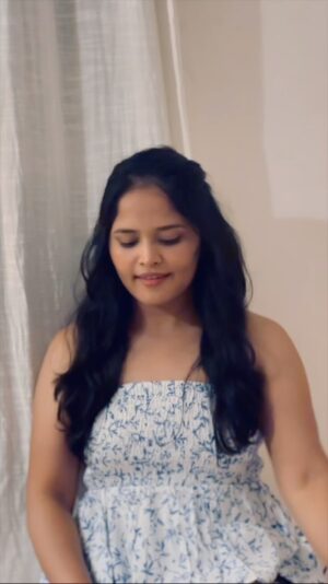 Shalmali Kholgade Instagram - #Follow by @shalmiaow and @bebhumika has been on loop for a while! 🫶 posting my fav part of this song which is in marathi written beautifully by @nikmahajan !
@shalmiaow thank you for raising the bar high every time! And for inspiring me to push myself harder♥️
Here’s a self recorded, self shot “attempted” cover of #follow by my fav @shalmiaow & @bebhumika