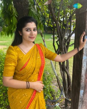Shambhavy gurumoorthy Instagram - Ilakkiya❤️✨

Exclusive Stills from the sets of Ilakkiya 

#ilakkiya