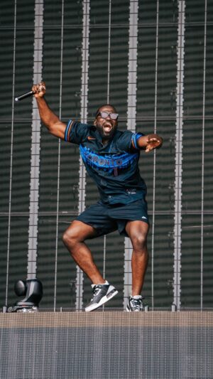 Shamier Anderson Instagram - Welcoming Shamier Anderson for the first time to the VELD stage! Way to kick off your first major festival with us homie! 👊🏼📣

#VELD2024