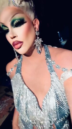 Shannel Instagram - 💎 💫 💋 

Dress: @marcusjohnreynolds 
Hair: @philippe_michiels 
Jewels: @ampedaccessories