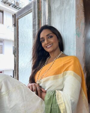 Shanti Priya Instagram - Different Faces One Human⭐️

📸:- @khushithapa.20 

{shanthipriya,shanthi priya,moods,home,action,fly,different,faces,dance,human}