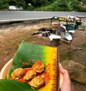 Sharanya Turadi Instagram - Finally realising that Food is my love language ♥️🤌 Documenting few of my Food coma moments from the past week! 😄😋 from Gourmet food to Road uh Kadai muttai paniyaram..😍 
#littlethingstheory #photodump #foodislove