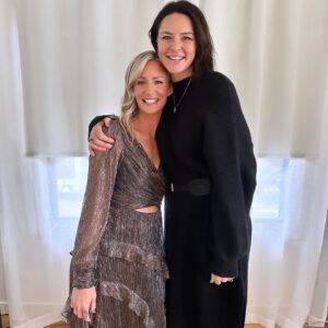 Sharni Layton Instagram - A big happy four zero the one of (if not) the best human there is. The best sister, the best wife, the best daughter, the best mum, the best friend, the best hairdresser, the best dance moves (swipe to the end) She lights up a room no matter where she goes, she brings joy to those she talks to, doesn't matter whom. She has the biggest heart with so much love for absolutely everyone and I couldn't do this thing called life without you. Love you so much Kara Poore, can't wait to celebrate in Fiji!! 🇫🇯🏖🍹☀️ best sister EVER ❤️ 💕 @kara_poore_