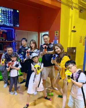 Sharon Chan Man-Chi Instagram - 兩兄妹一齊放暑假👏
今次我哋帶埋子樂同Jaco
去愉景灣吃喝玩樂
佢哋開心到唔捨得走😍
@joelshanchung 
@jaco_chan_aj 
@chiloklui 

Special Thanks 🙌
@aubergedbay 
@visitdiscoverybay 
@epiclandhk 
@kiztopiahk 
@joo.db.hk 
@olivioandco_hk 
@onadbhk 
#splashtopia 
#愉景灣彈游夏日嘉年華
#kiztopia