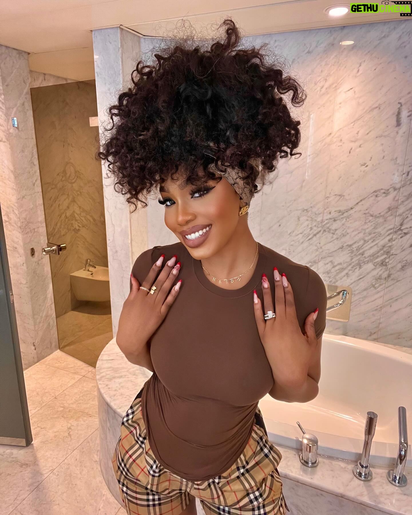 Sharon Ooja - 245.5K Likes - Life lately, blessed , loved deeply and working 🤭♾️❤️❤️🥰🥰 oh the last slide is a gift to yall 🥰🤣I married my own BBD🤣🤣whatever that is 🤣😫🤣❤️
I absolutely adore this my name gold necklace from @bozjewelry @bozdiamonds 🥰🥰 and my fav gold rings from them aswell 🥰
#themarriageglowisreal#myhusbandmyhusbandmyhusband😍❤️😘❤️😋 #myman#myman🤣♾️