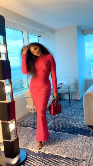 Sharon Ooja Instagram - Dererreng!!!!!!! My mood these days 🤣🤣🤣so my husband Carry me commot , wetin my eye see for the show I can’t post all🤣🤣🤣🤣 the rest is history 🤣🤣🤣🤣🤣 I had a blast !! They even carried me on stage 🤣🤣🤣🤣I was silenced by the silencer 🤣🤣🤣 SON forever ❤️ amazing times , little things make me happy , grateful heart ❤️ the song is my mood🤣🤣 that was a great break with my Oga now time to shoot a very big project ❤️guess what project I’m about to film?