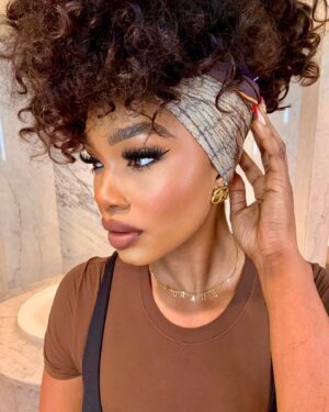 Sharon Ooja Instagram - Life lately, blessed , loved deeply and working 🤭♾️❤️❤️🥰🥰 oh the last slide is a gift to yall 🥰🤣I married my own BBD🤣🤣whatever that is 🤣😫🤣❤️

I absolutely adore this my name gold necklace from @bozjewelry @bozdiamonds 🥰🥰 and my fav gold rings from them aswell 🥰

  #themarriageglowisreal#myhusbandmyhusbandmyhusband😍❤️😘❤️😋 #myman#myman🤣♾️