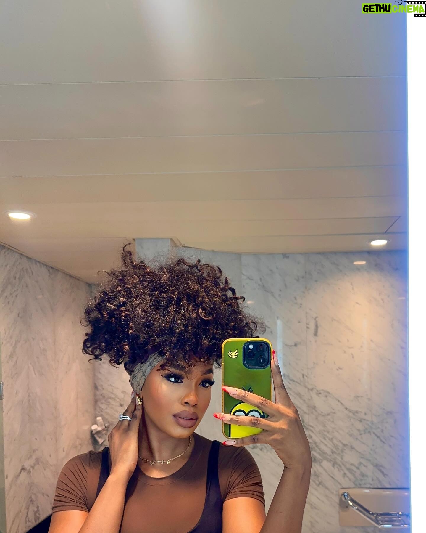 Sharon Ooja - 245.5K Likes - Life lately, blessed , loved deeply and working 🤭♾️❤️❤️🥰🥰 oh the last slide is a gift to yall 🥰🤣I married my own BBD🤣🤣whatever that is 🤣😫🤣❤️
I absolutely adore this my name gold necklace from @bozjewelry @bozdiamonds 🥰🥰 and my fav gold rings from them aswell 🥰
#themarriageglowisreal#myhusbandmyhusbandmyhusband😍❤️😘❤️😋 #myman#myman🤣♾️