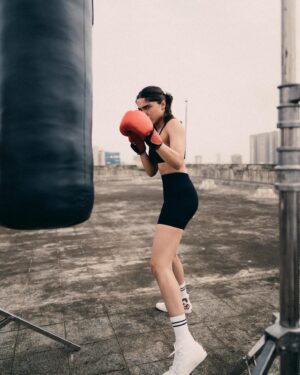 Sharvari Wagh Instagram - BEAST MODE on for Vedaa! ⚠️☠️🥊 

Took up boxing to become Vedaa... Now I am ready to pack a punch or be strong enough to take a brutal beating 💪 
#Vedaa coming to a theatre near you on August 15th
