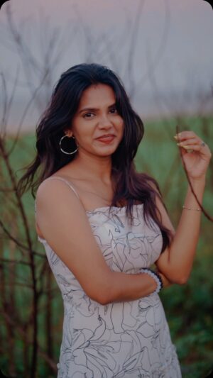 Shathiga Instagram - உண்மை சொன்னால் என்னை நேசிப்பாயா🤍
.
Shot by @mk_portraitz 
Outfit @label_natalia_livingston 
.
#shathiga#actor#tamil#instareels#primereels#trending#western#casual#white#chennai