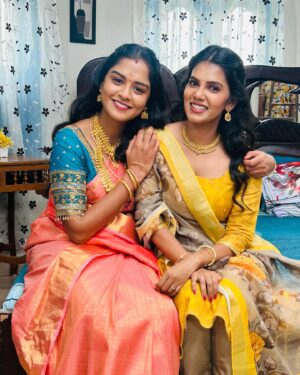 Shathiga Instagram - Shaa-Laa-Laa 🥳🫶❤️
.
.
#mahanadhi #vijaytv #ragini #kaveri