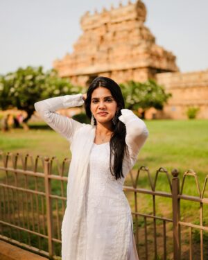 Shathiga Instagram - இதயம் இந்த இதயம்🤍
.

.
#shathiga#actor#tamil#casual#salwar#white#thanjavur#chennai