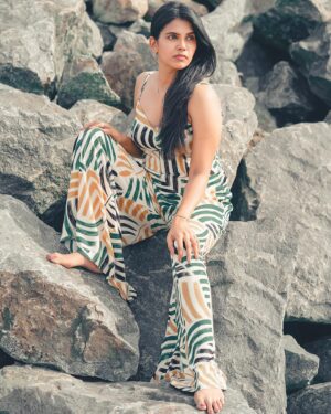 Shathiga Instagram - க‌ள்வா…..!🤍
.
Shot by @mk_portraitz 
.

.
#shathiga#actor#tamil#casual#beach#beachgirl#photography#potraitphotography#fashion#fashionphotography#chennai