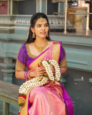 Shathiga Instagram - மாலை டும் டும்🙈✨
.
Shot by @swetha22_photography 
M&H @anitasmakeupartistry 
Hairdo @dhanusha_makeup_artist 
Outfit @blush_rental_costume28 
Jewellery @blush_bridal_jwellery28 
.
#shathiga#actor#tamil#traditional#ethnic#saree#sareelove#pink#purple#chennai