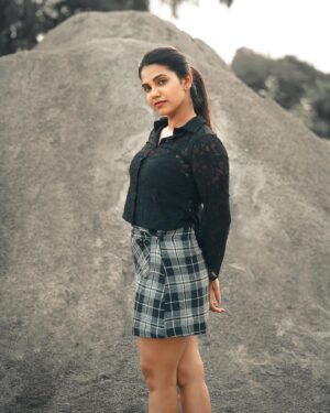Shathiga Instagram - Emaanthu poneneyyy! 🤓
.
Shot by @mk_portraitz 
.
#shathiga #actorslife #tamil #chennai #actor #photoshoot