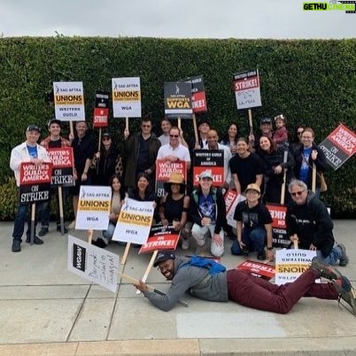 Shawn Ashmore - 4.7K Likes - A wonderful day with our rookie family supporting the @wgawest thank you @alexi.hawley for getting us all together