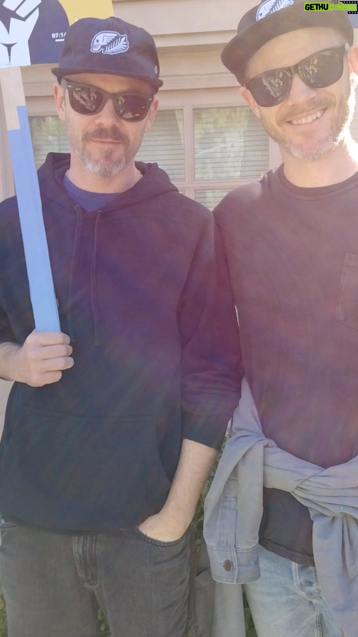 Shawn Ashmore - 3.7K Likes - Multiples Day at Warner Bros! #1u #SAGAFTRAStrike2023 #SAGAFTRAMembers #UnionProud #UnionActor #SAGAFTRAStrong #UnionStrong #HumansNotRobots #FairPayForAll #FairContracts #FairPayInPerpetuity #SOLIDARITYFromAllUnions