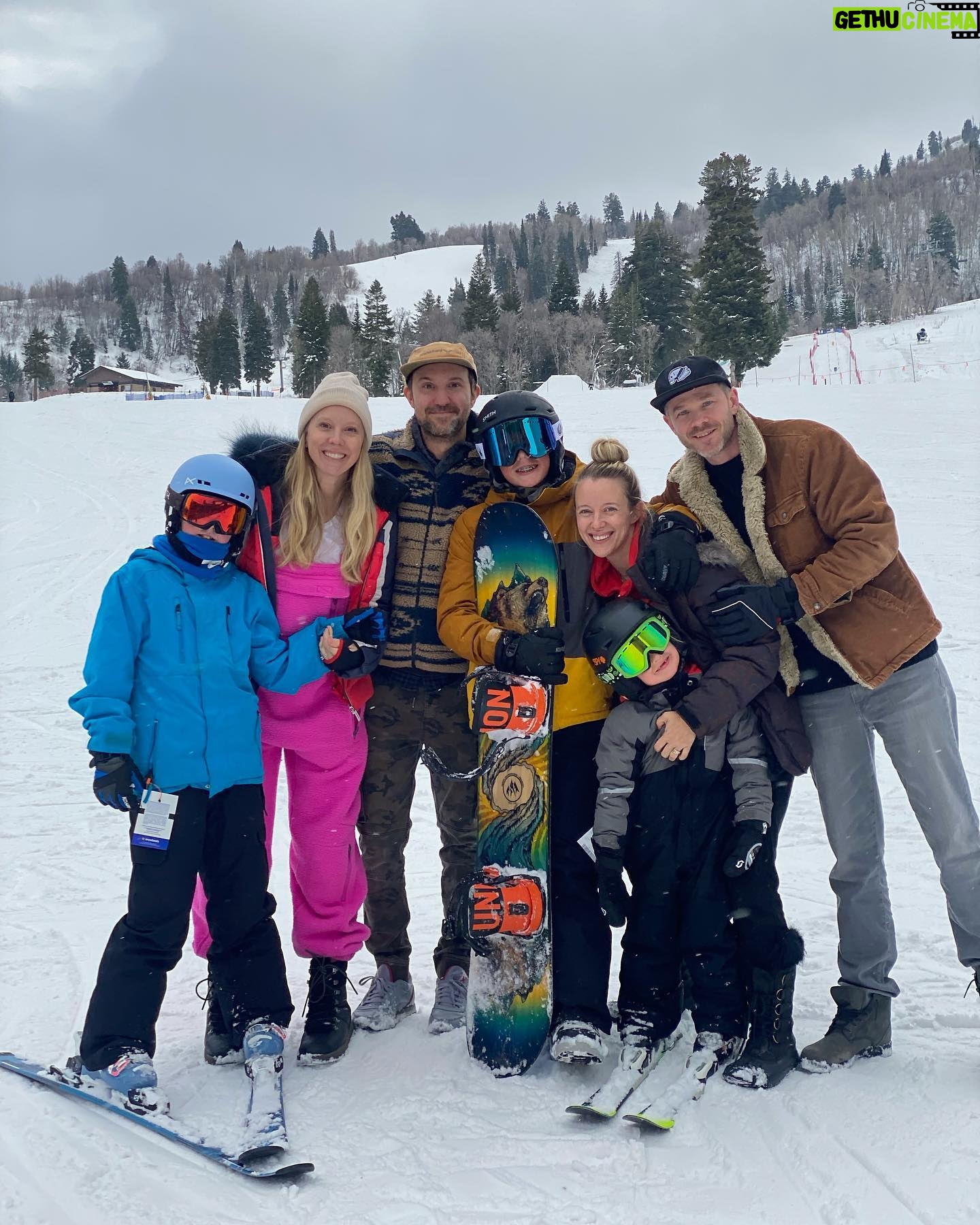 Shawn Ashmore - 3.4K Likes - Amazing thanksgiving trip with the Huntingtons!!