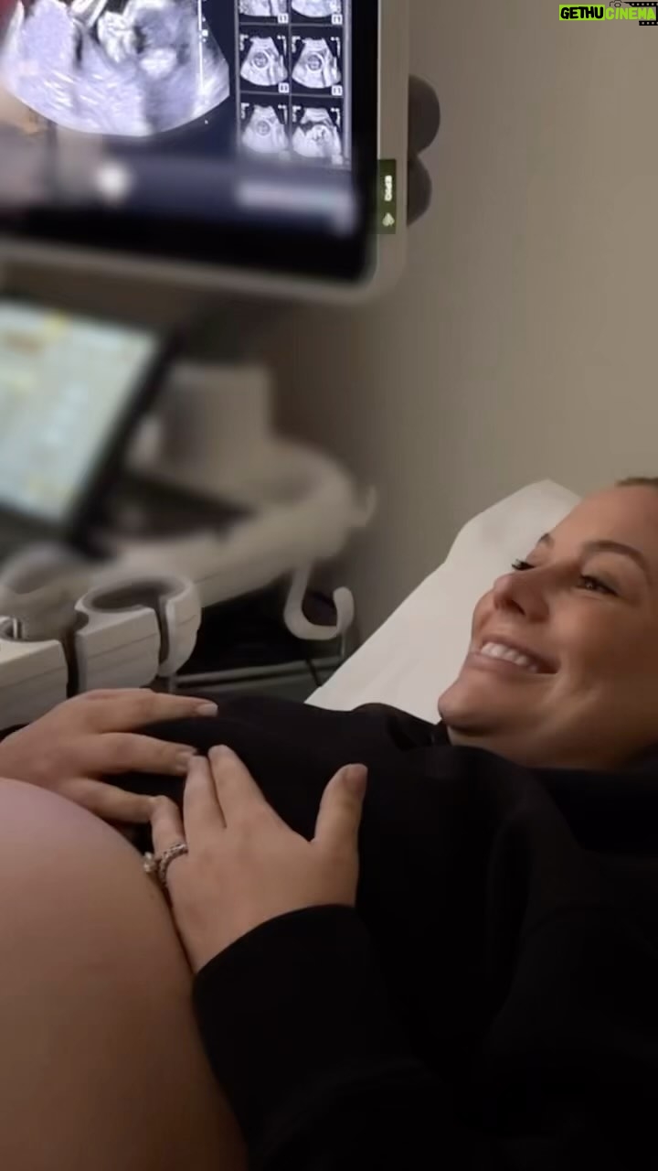 Shawn Johnson - 174.1K Likes - This is the best part about being pregnant. We canāt wait to meet you little one. š Full video on YT
#pregnancy #baby #pregnant