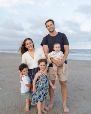 Shawn Johnson Instagram - CHARLESTON family vaca ⭐️